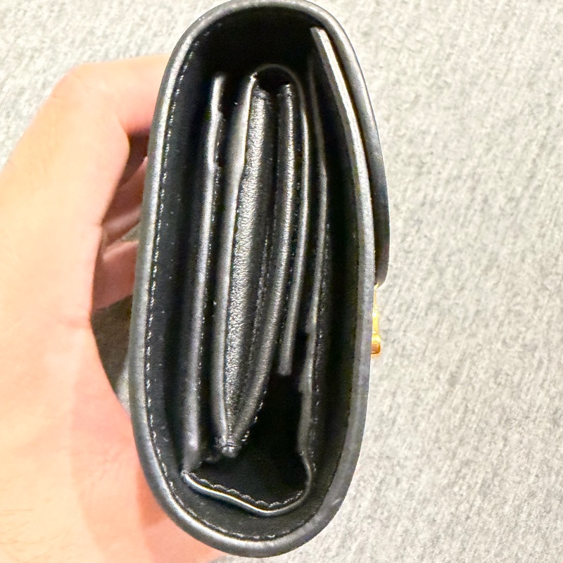 CELINE黑色牛皮短夾-8
