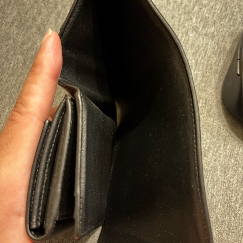 CELINE黑色牛皮短夾-10