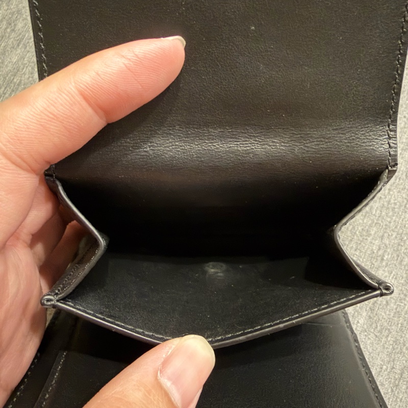 CELINE黑色牛皮短夾-11