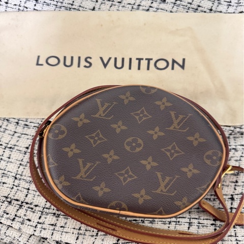 Louis Vuitton 經典老花軟圓餅小號