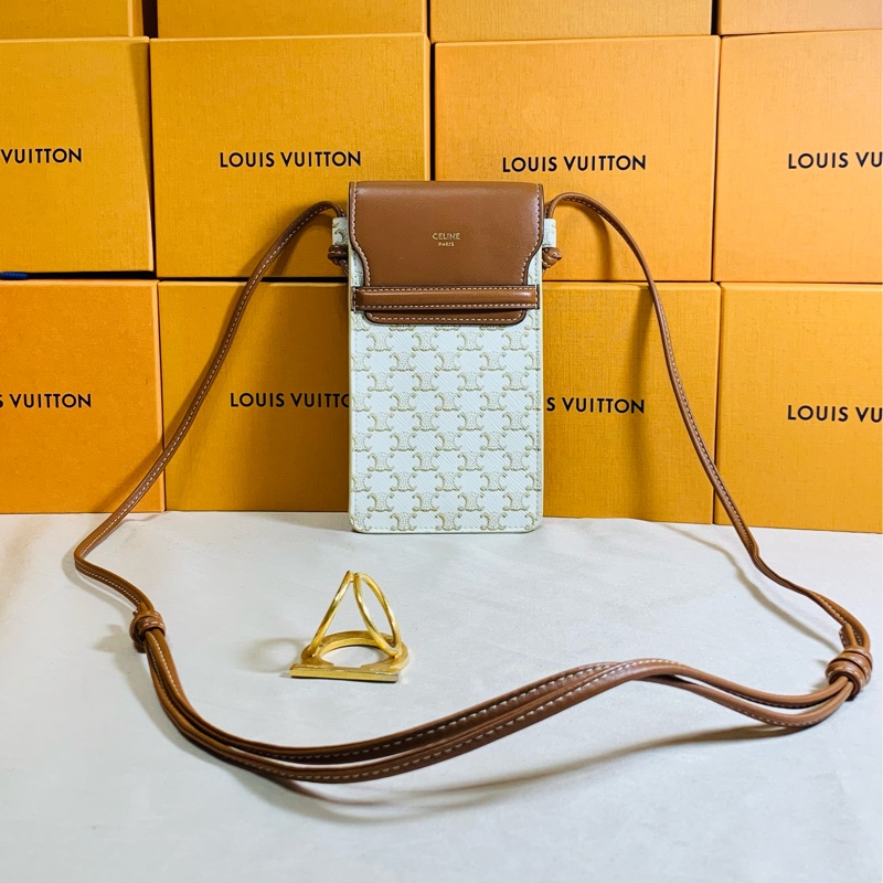 ✨經典不敗 Celine 思琳 滿版老花 手機包 斜背小包-0