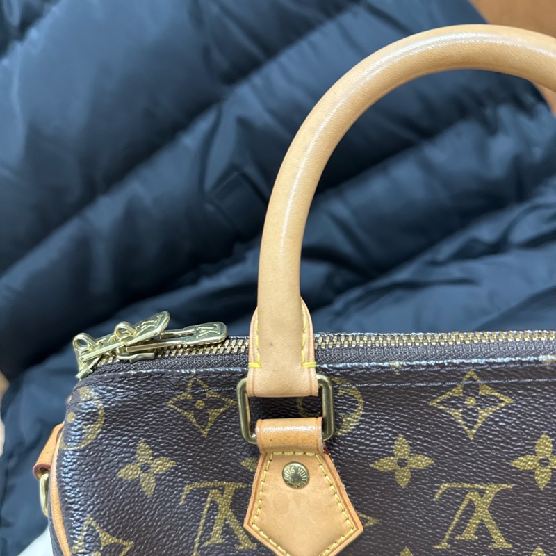 LOUIS VUITTON Speedy25-40