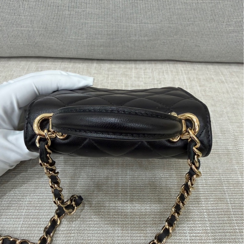 Chanel香奈兒高級手工坊 手提斜挎小方黑金鍊條包-11