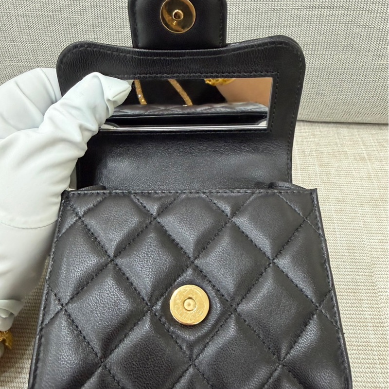 Chanel香奈兒高級手工坊 手提斜挎小方黑金鍊條包-14