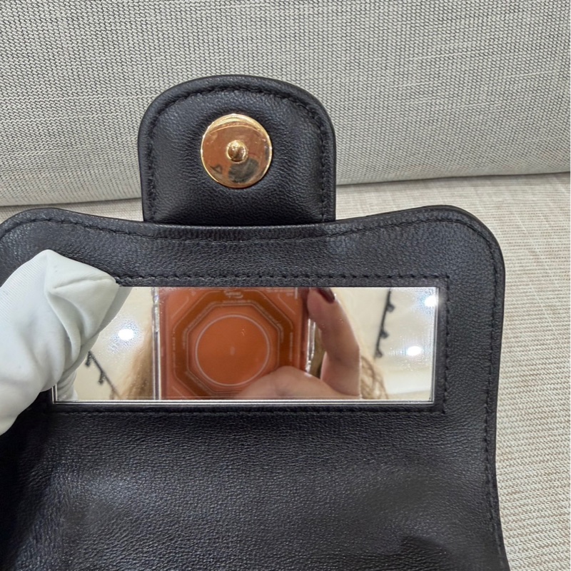 Chanel香奈兒高級手工坊 手提斜挎小方黑金鍊條包-15