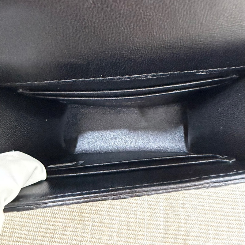 Chanel香奈兒高級手工坊 手提斜挎小方黑金鍊條包-17