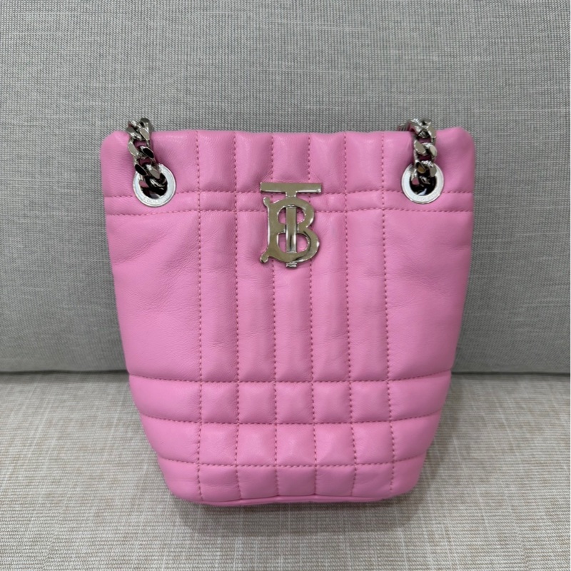 Burberry粉色蘿拉水桶包-24