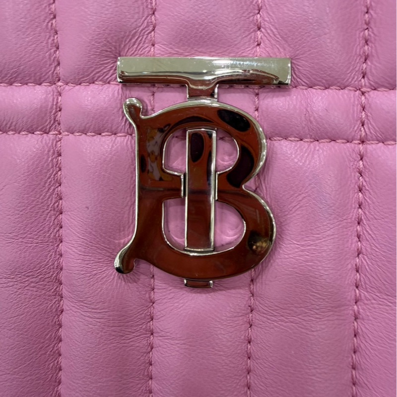 Burberry粉色蘿拉水桶包-25