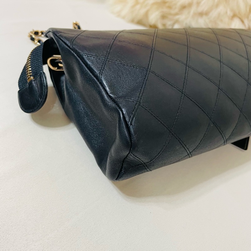 Chanel 老香手拿包-7