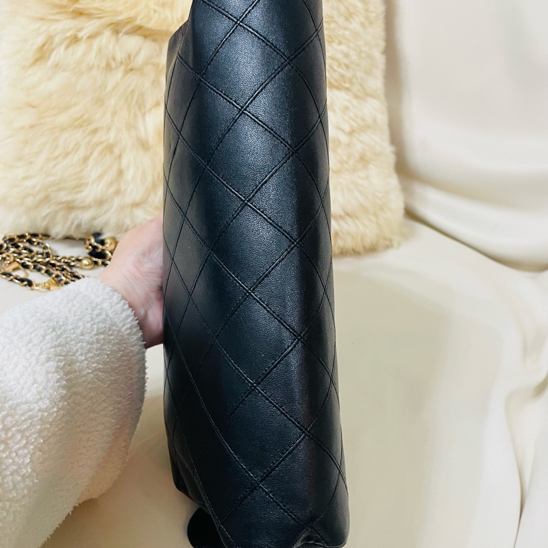 Chanel 老香手拿包-9