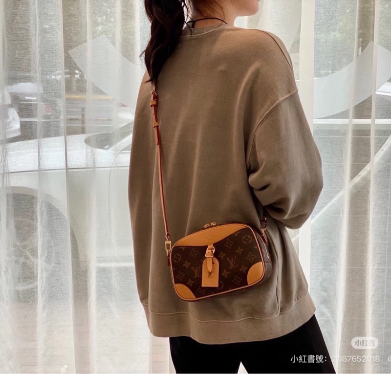 LV M45528DEAUVILLE 迷你手袋 老花相機包 斜背包-3