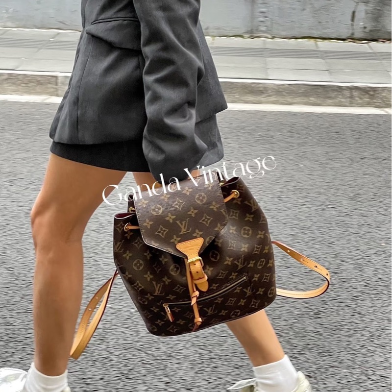 LV M43431 MONTSOURIS花紋LOGO Monogram帆布扣式後背包-2