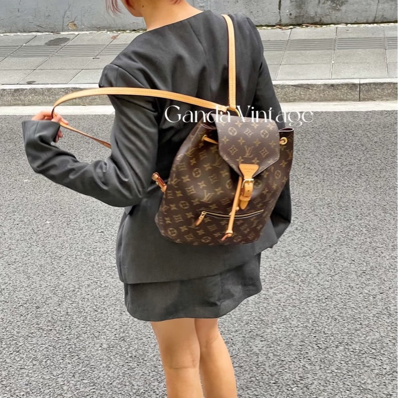 LV M43431 MONTSOURIS花紋LOGO Monogram帆布扣式後背包-4