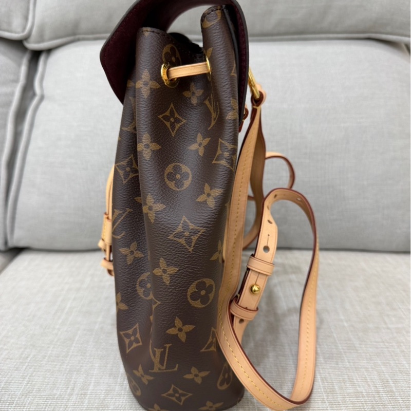 LV M43431 MONTSOURIS花紋LOGO Monogram帆布扣式後背包-8