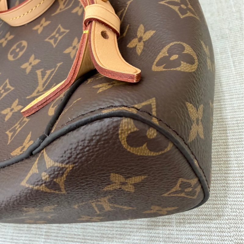 LV M43431 MONTSOURIS花紋LOGO Monogram帆布扣式後背包-11
