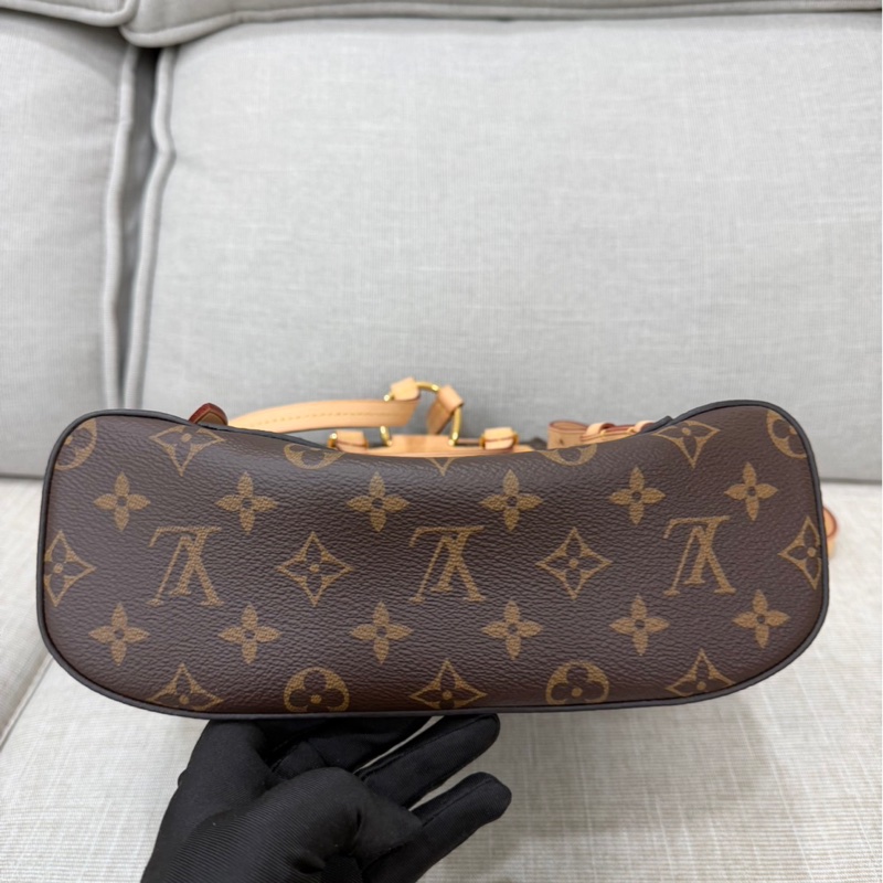 LV M43431 MONTSOURIS花紋LOGO Monogram帆布扣式後背包-13