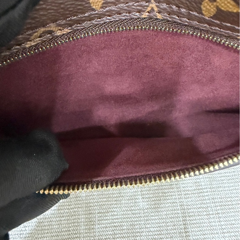 LV M43431 MONTSOURIS花紋LOGO Monogram帆布扣式後背包-17