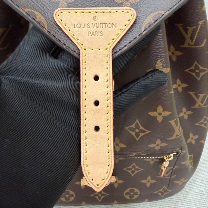 LV M43431 MONTSOURIS花紋LOGO Monogram帆布扣式後背包-18