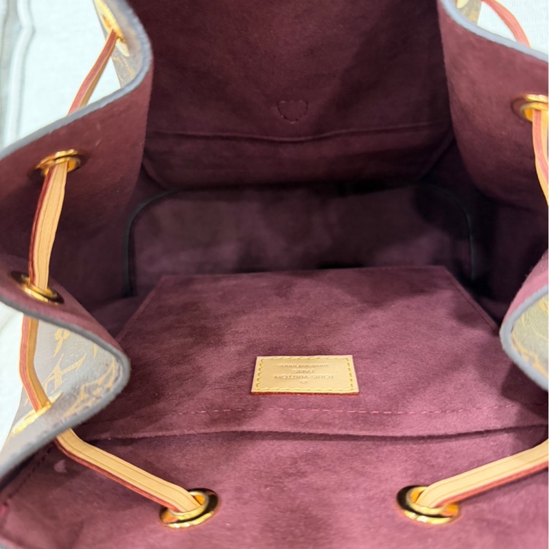 LV M43431 MONTSOURIS花紋LOGO Monogram帆布扣式後背包-19