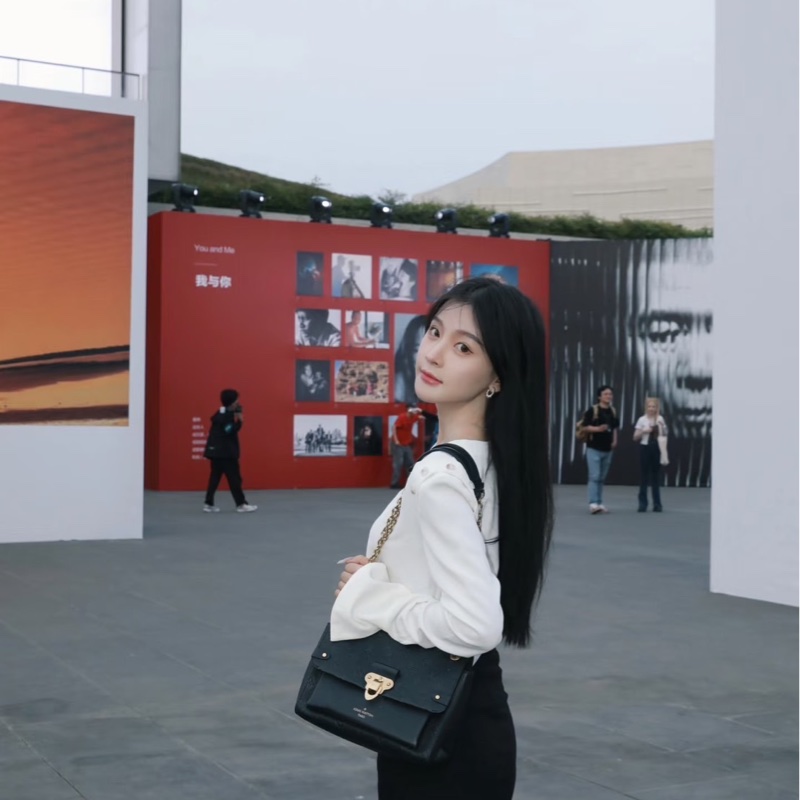 LV Vavin 全皮壓紋鏈條包 肩背包 斜背包-4