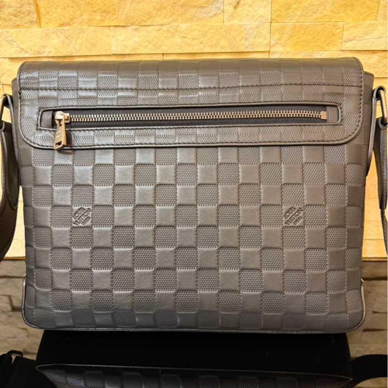 LV N41286 DISTRICT 小號全皮系列斜背包-3