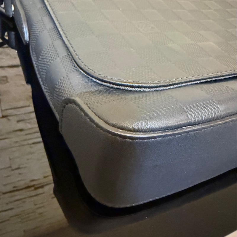 LV N41286 DISTRICT 小號全皮系列斜背包-7