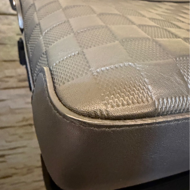 LV N41286 DISTRICT 小號全皮系列斜背包-9