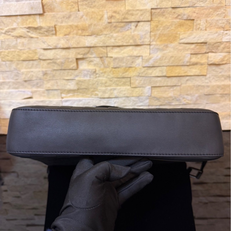 LV N41286 DISTRICT 小號全皮系列斜背包-10