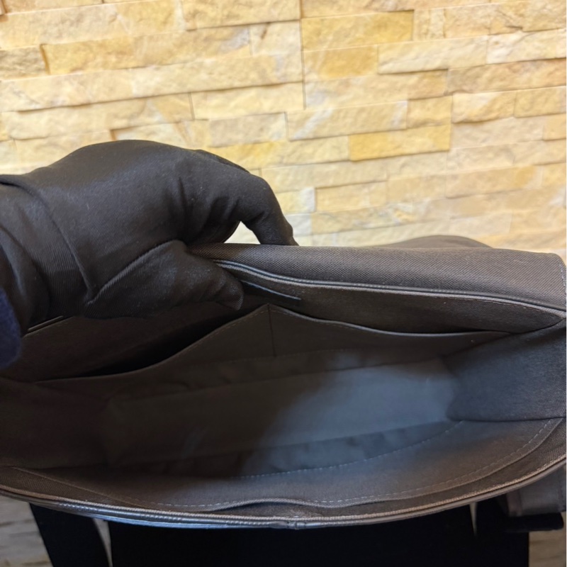 LV N41286 DISTRICT 小號全皮系列斜背包-13