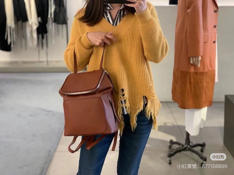 Loewe羅意威橘棕色雙肩包-1