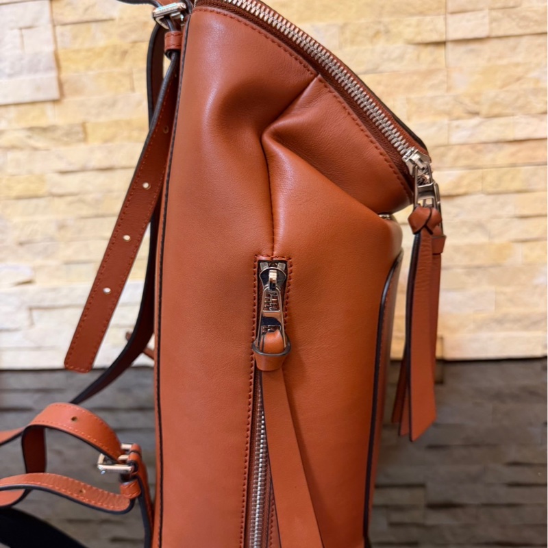 Loewe羅意威橘棕色雙肩包-5
