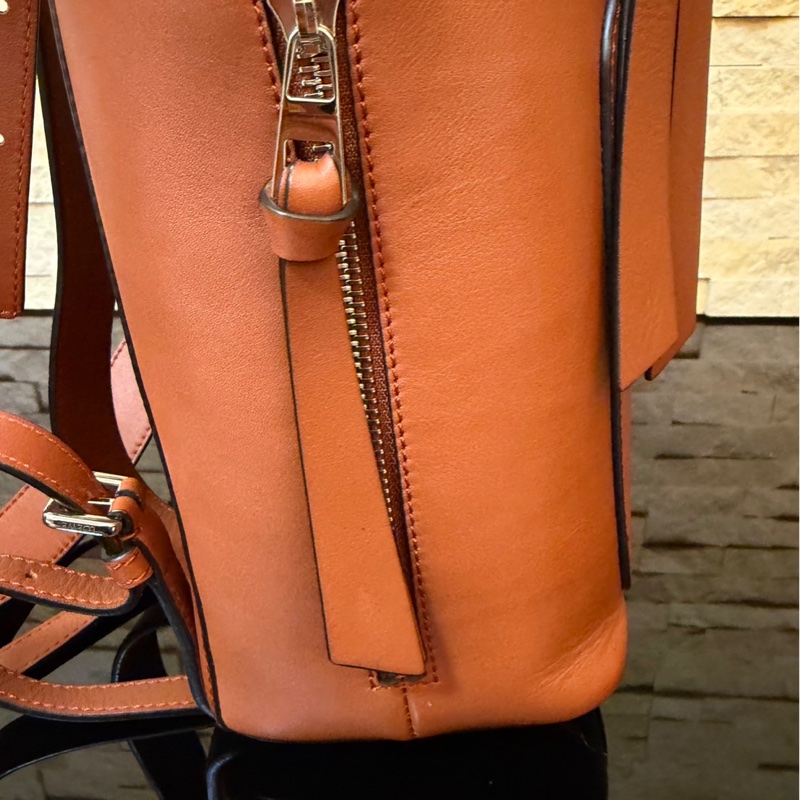 Loewe羅意威橘棕色雙肩包-18