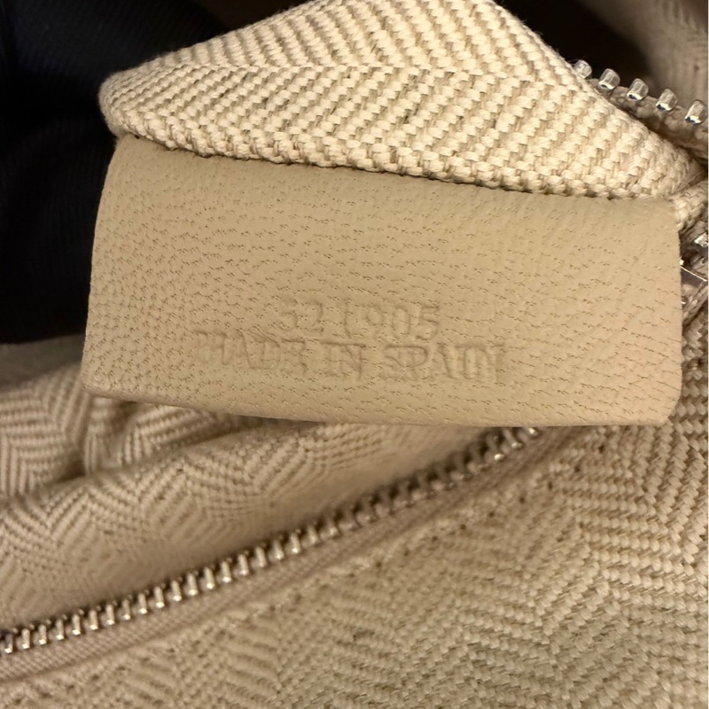 Loewe羅意威橘棕色雙肩包-19