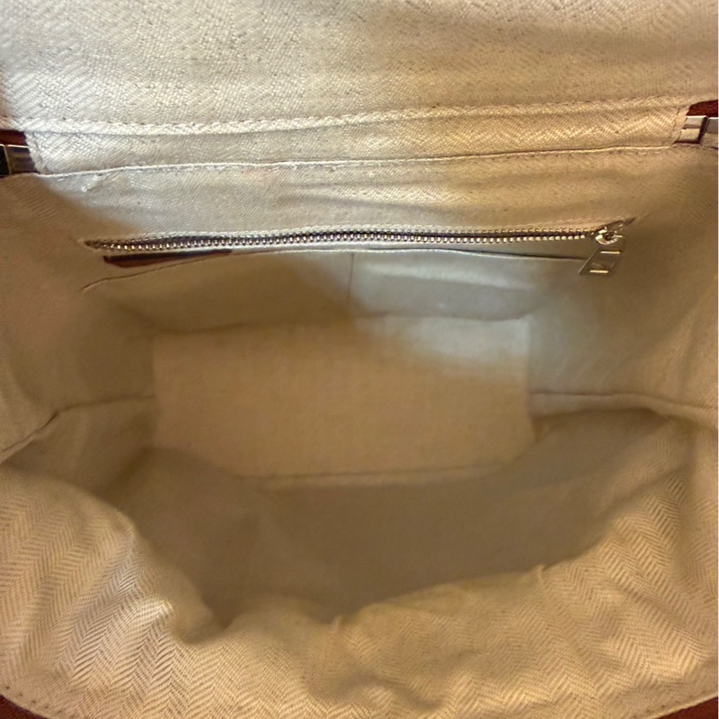 Loewe羅意威橘棕色雙肩包-23