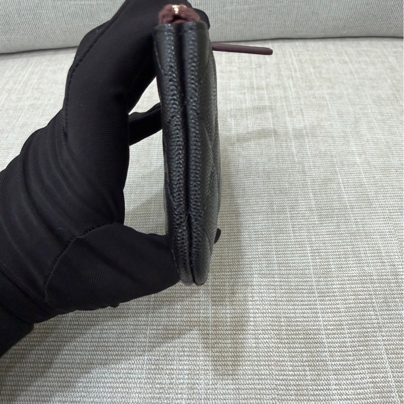 香奈兒 CHANEL 荔枝牛皮一字拉鍊零 錢包(黑金)-10