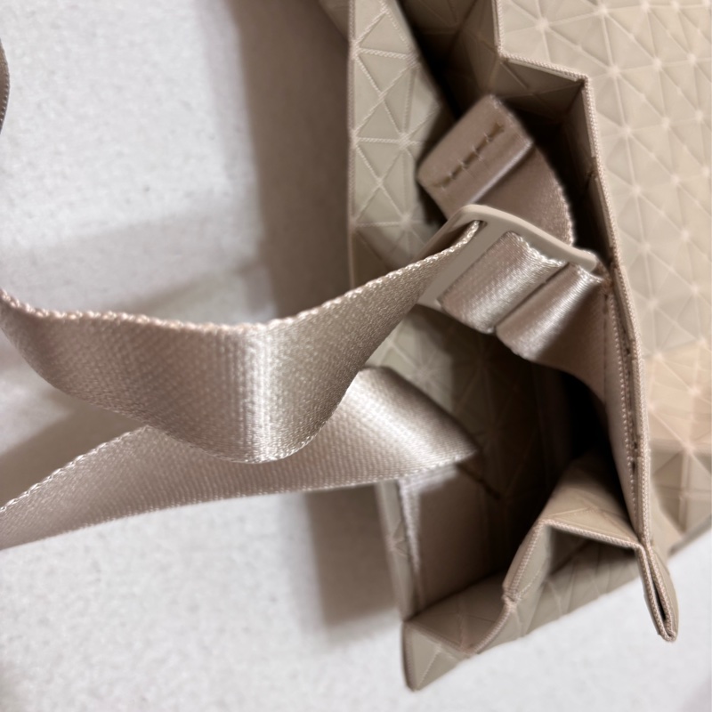 ISSEYMIYAKE三宅一生CART S ONE-TONE系列竪版托特包-10