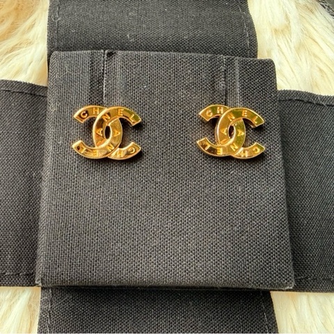 Chanel簡約雙C金色耳環