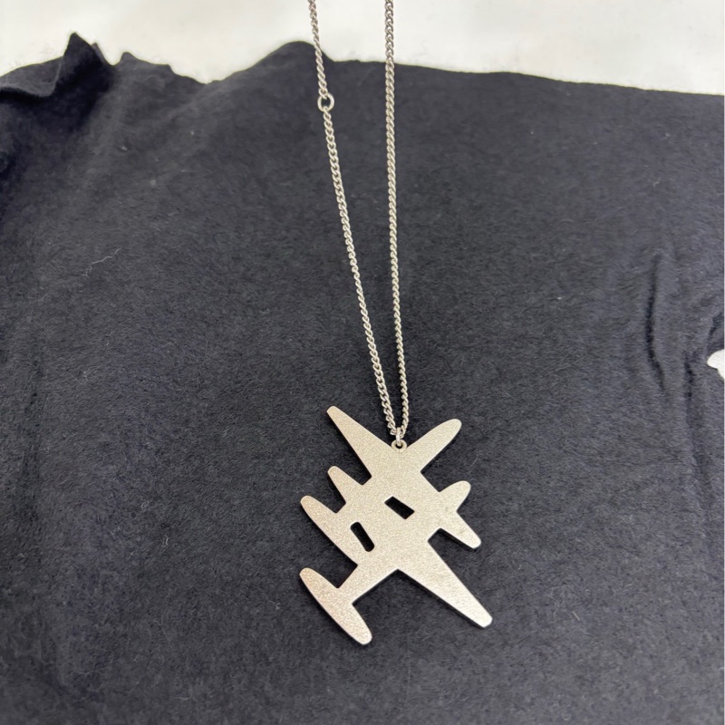 Chanel 香奈兒反戰系列走秀款 雙色飛機 毛衣項鍊 男女都可以用，又颯又吸睛-4