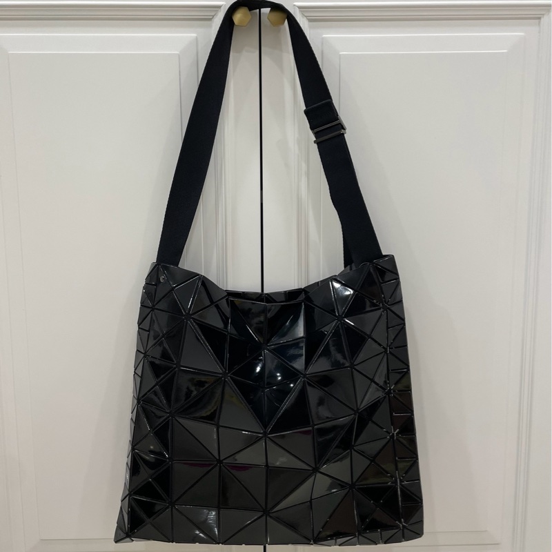 三宅一生 ISSEY MIYAKE BAO BAO 黑 直式 手提包 肩背包 斜背包 側背包-1