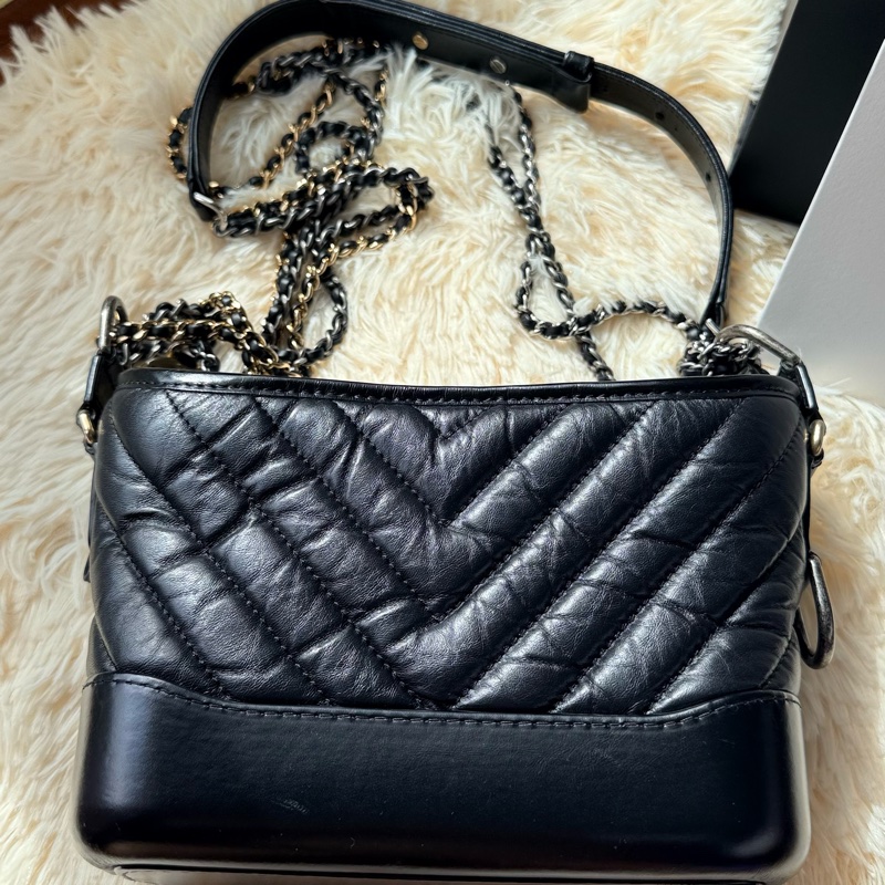 Chanel V紋黑色流浪包-1