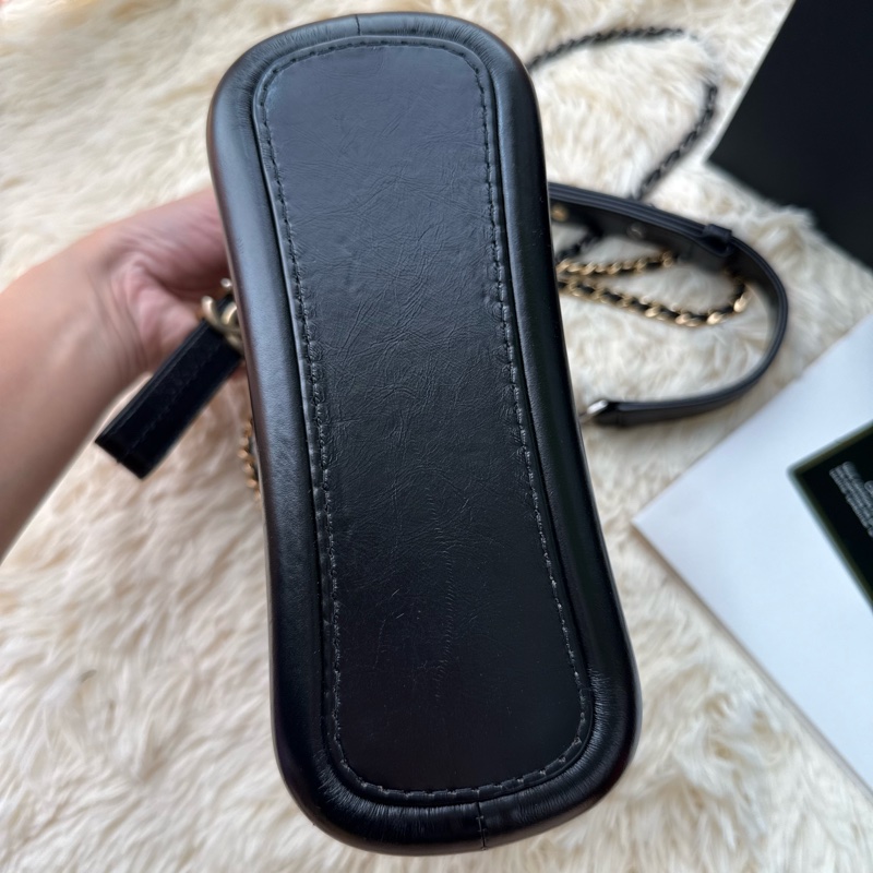 Chanel V紋黑色流浪包-10