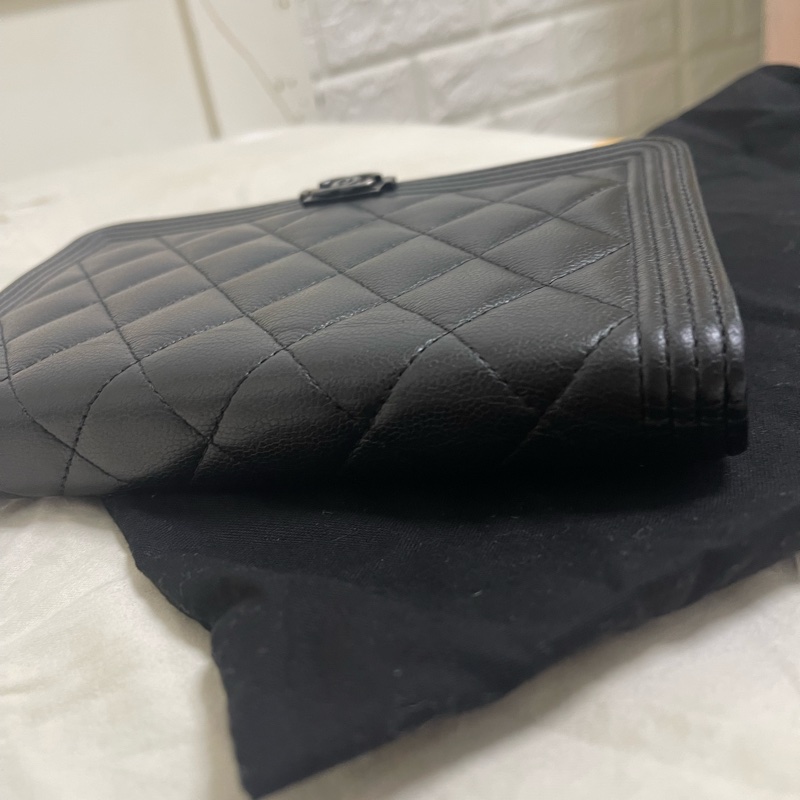 CHANEL BOY WOC 19-29