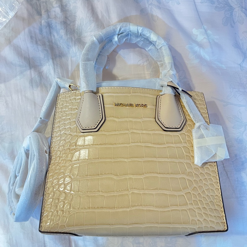 MK 奶茶色斜背包-4