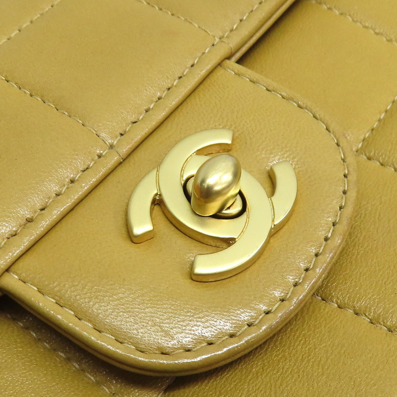 米色 格紋 牛皮 East West Chocolate Bar 鍊帶 肩背包【CHANEL 香奈兒】 A15316-11