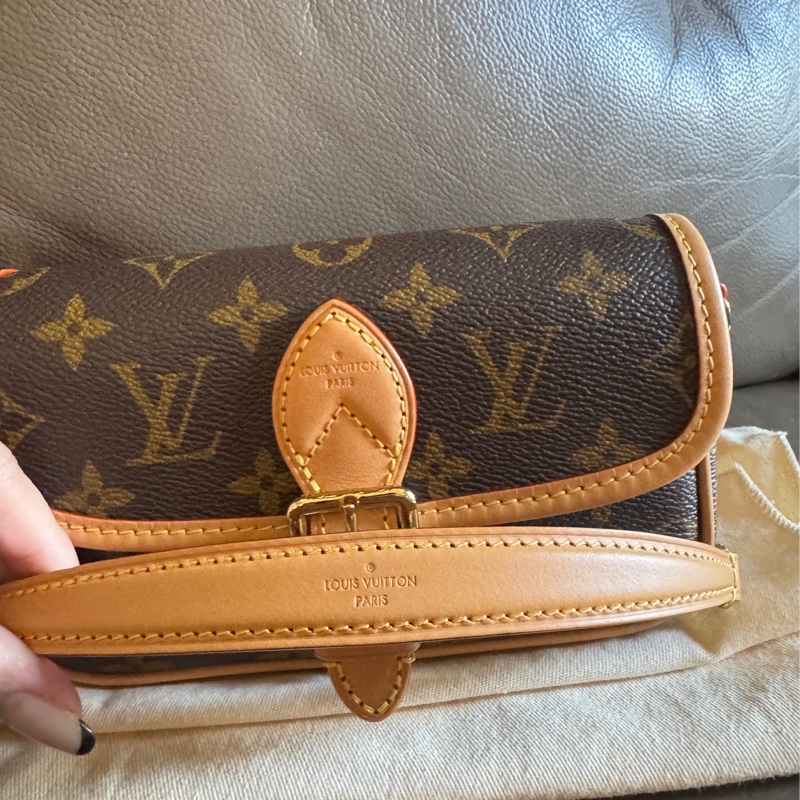 LOUIS VUITTON 法棍包nano-5