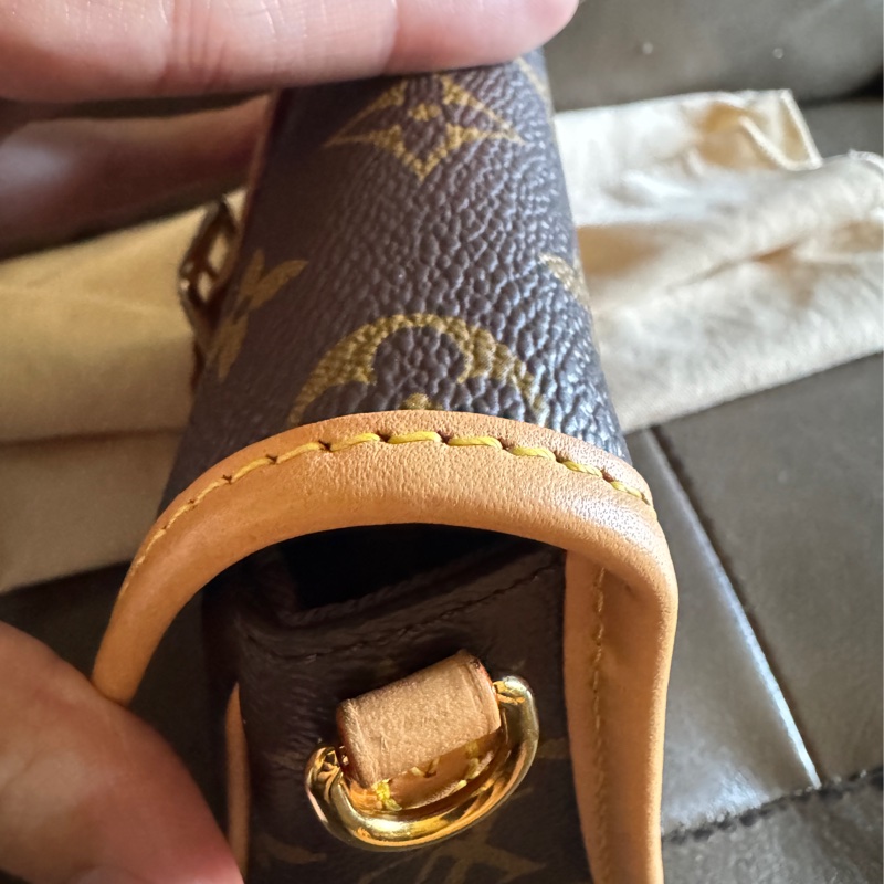 LOUIS VUITTON 法棍包nano-15