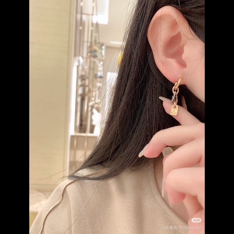 [近新閒置品]LV雙盾牌耳環-14