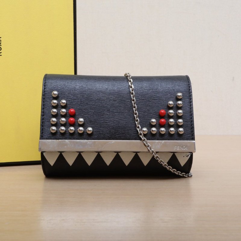 FENDI 黑色牛皮銀扣怪獸鉚釘woc鏈條包肩背包-0