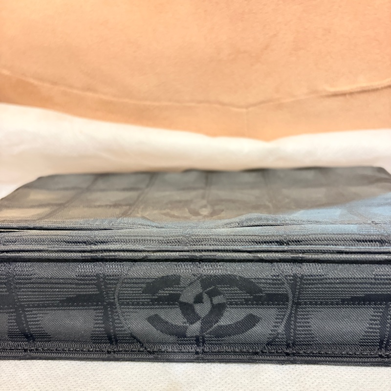 Chanel vintage WOC-8