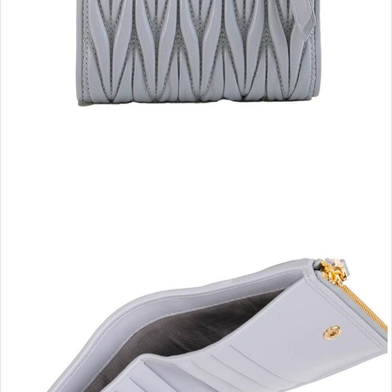 💎Han's house精品服飾💎MIU MIU Matelass 納帕皮 雙拉鍊 對釦式 短夾-5